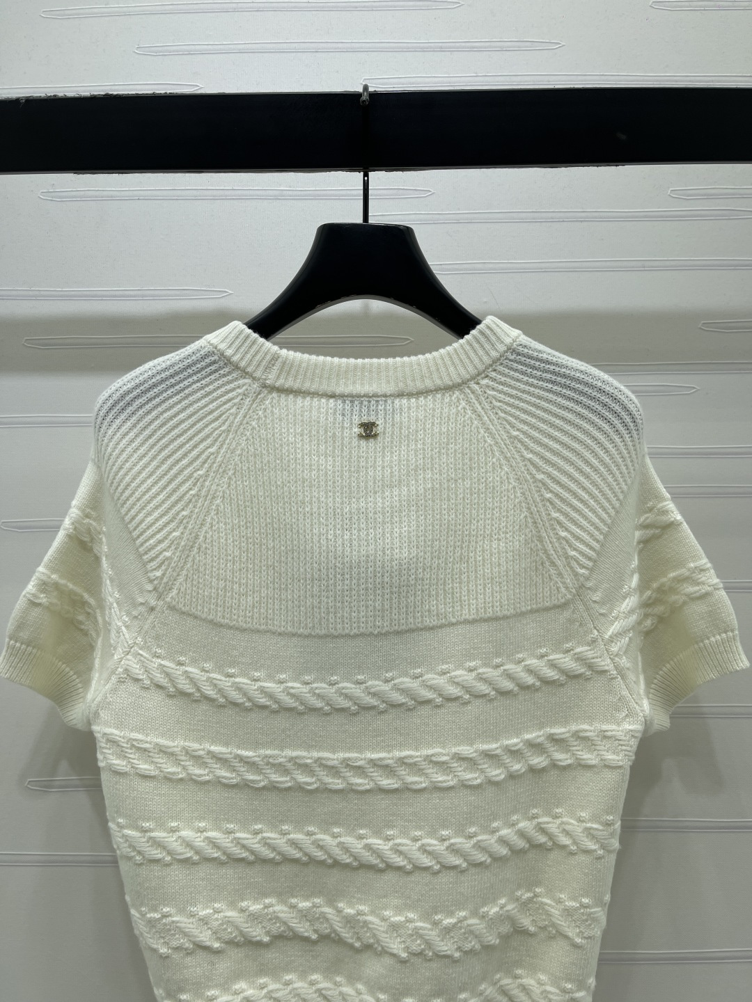 Women's short sleeves